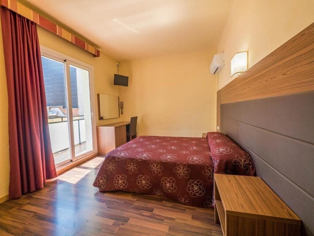 Фото Golden Sand Lloret 3*