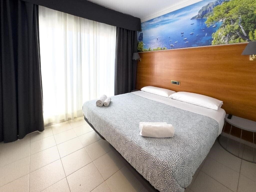 Панорама Maremagnum Lloret Hotel 2*