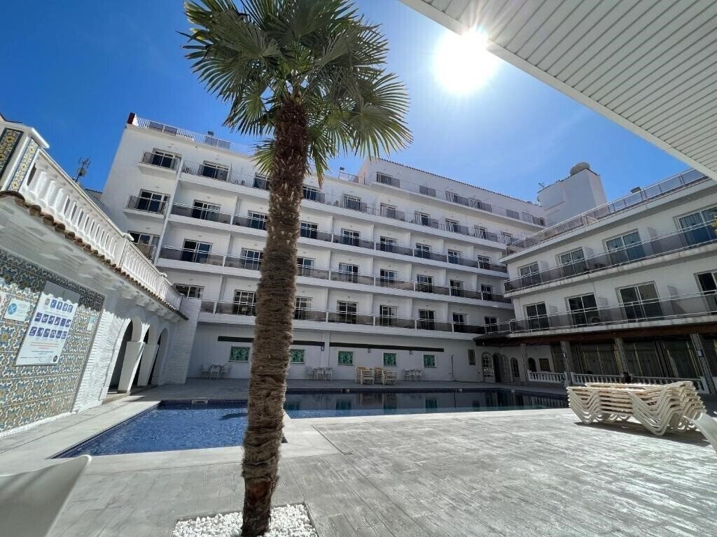 Панорама Hotel Ibersol Sorra Dor Beach Club 3*