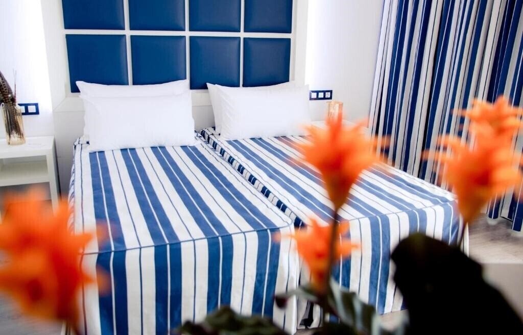 Апартаменты Alegria Sun Village 4*