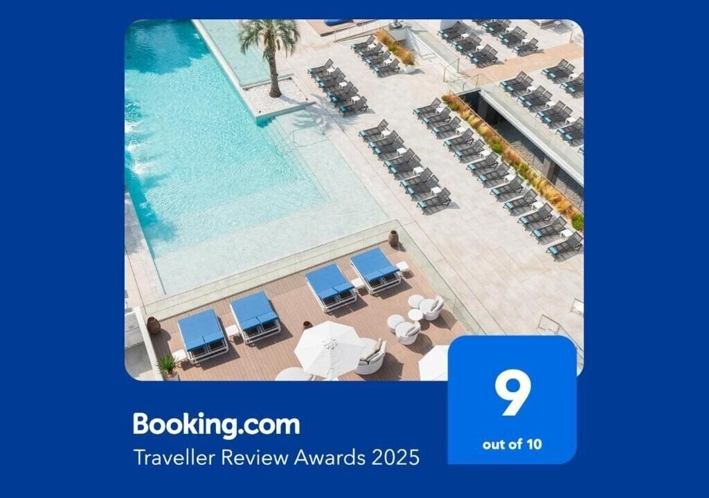 Апартаменты L'Azure Four Stars Super S 4*