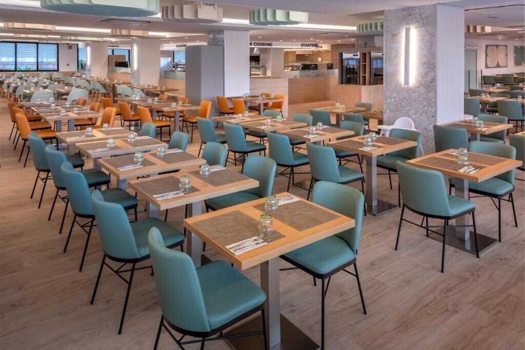 Фотография GHT Oasis Park & SPA 4*