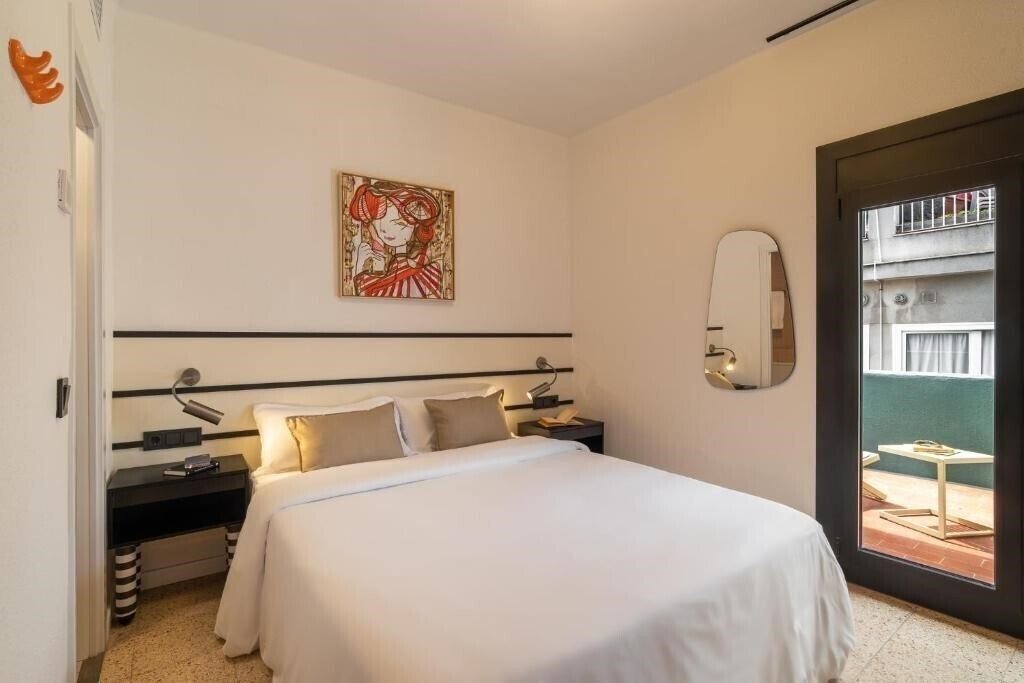 Территория Hotel Robson 2*