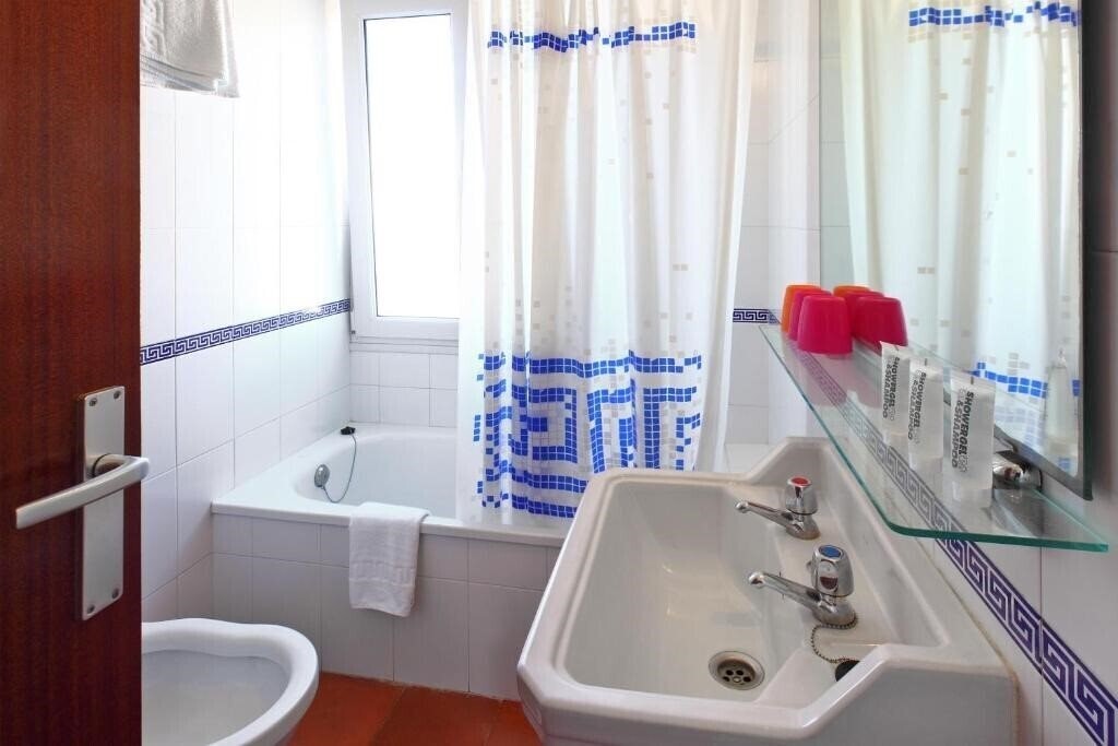 Апартаменты Caleta 1*