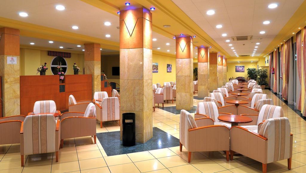 Апартаменты Helios Lloret De Mar 4*