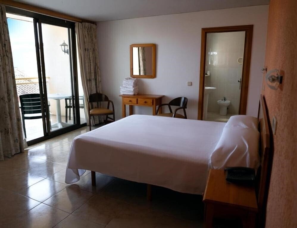 Территория Mercedes 3*