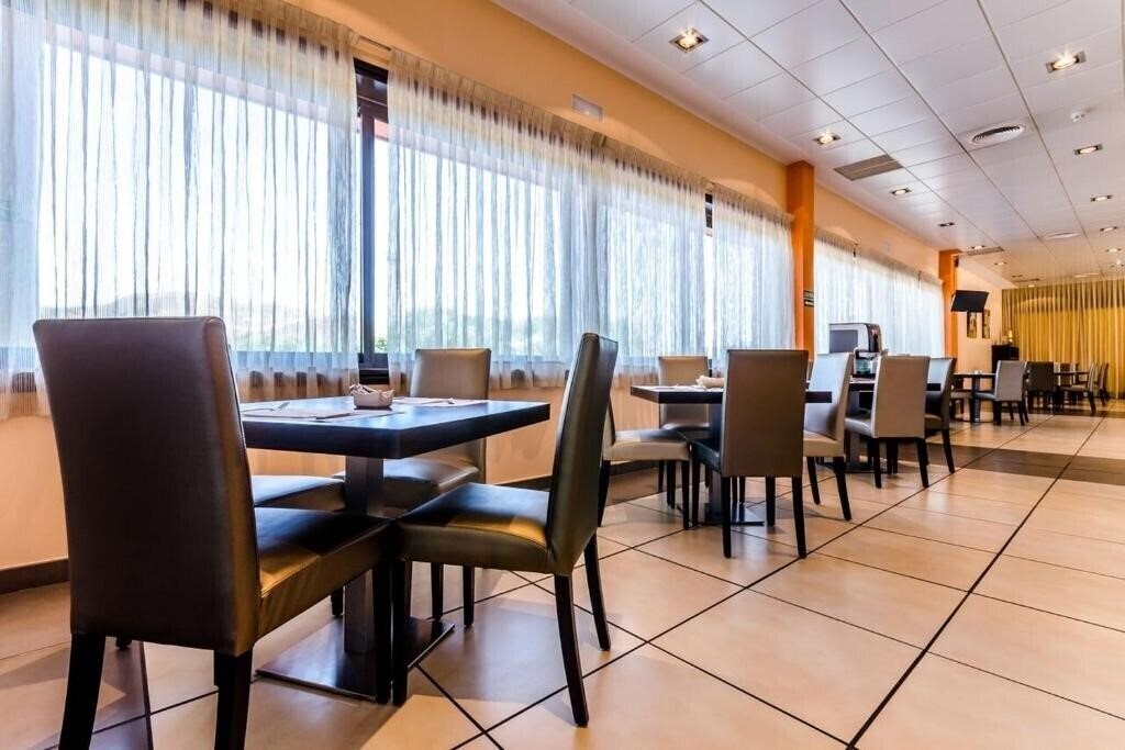 Територія Alcala Plaza 3*