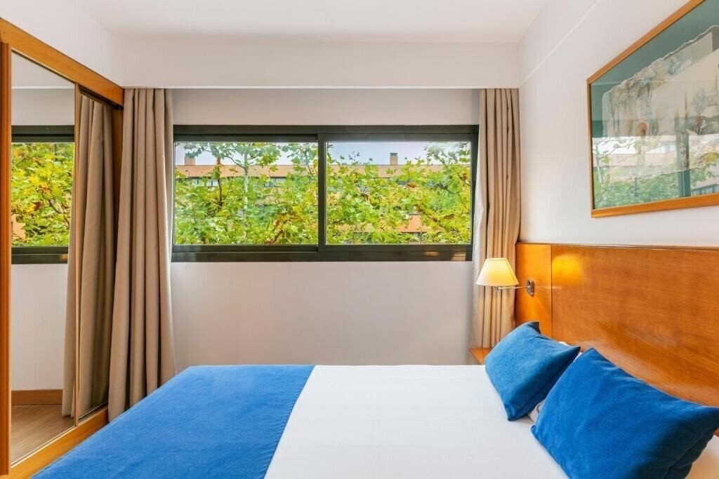 Апартаменти Globales De Los Reyes Hotel 3*