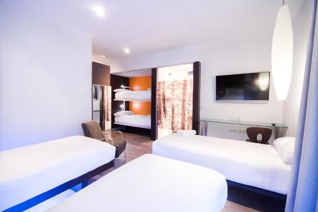 Территория Petit Palace President Castellana 4*