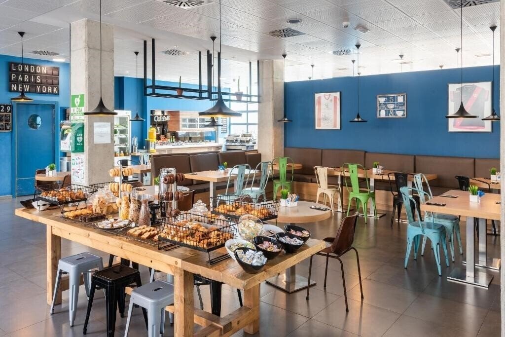 Апартаменты Tryp Madrid Airport Suites 2*