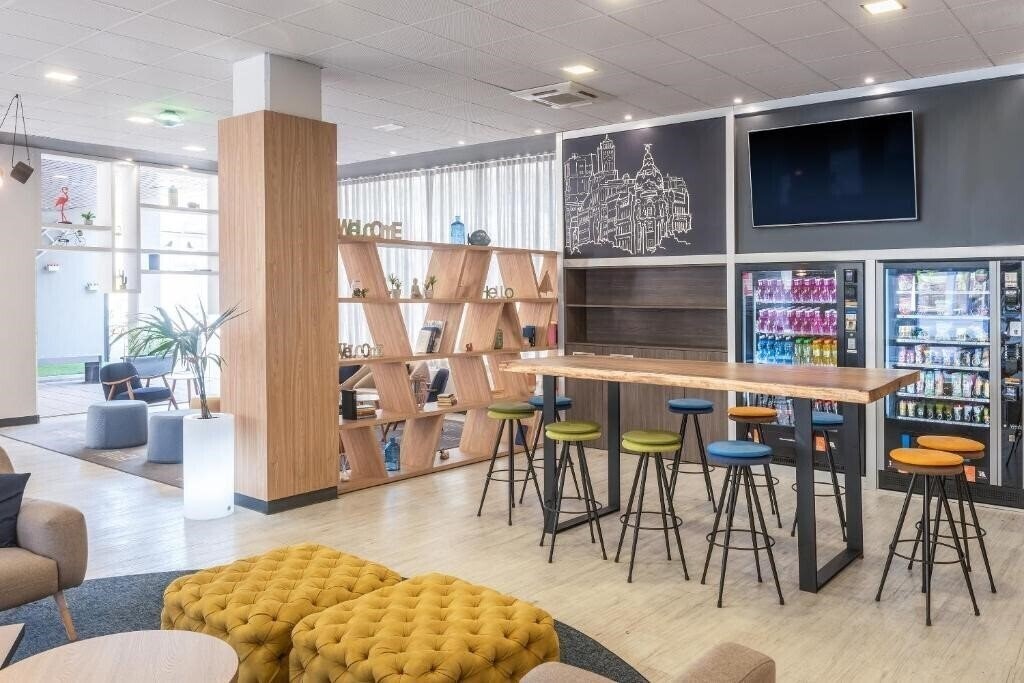 Панорама Tryp Madrid Airport Suites 2*