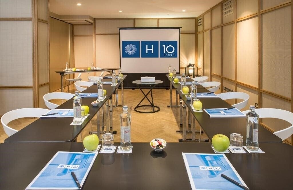 Апартаменты H10 Tribeca 4*