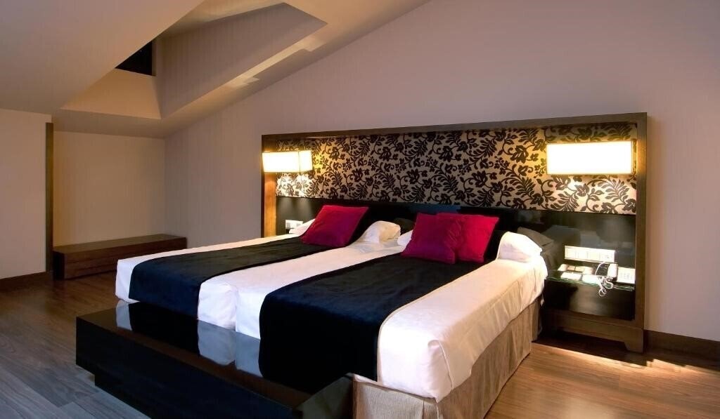 Апартаменты Vincci Soho 4*