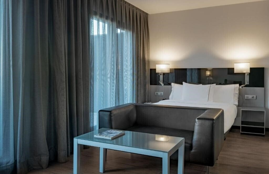 Панорама Ac Hotel Atocha by Marriott 4*