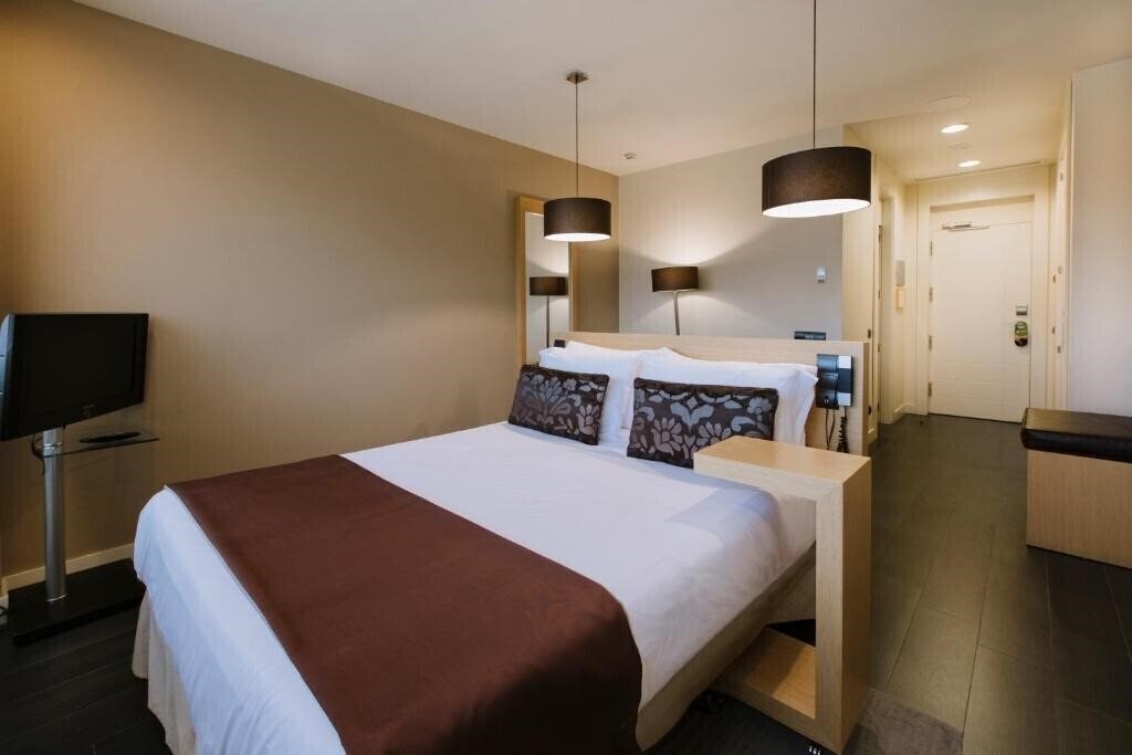 Апартаменты Pcm Forum Alcala (ex. Rafaelhoteles Forum Alcala) 4*