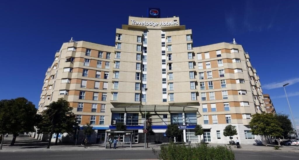 Вид Travelodge Madrid Coslada Airport 3*