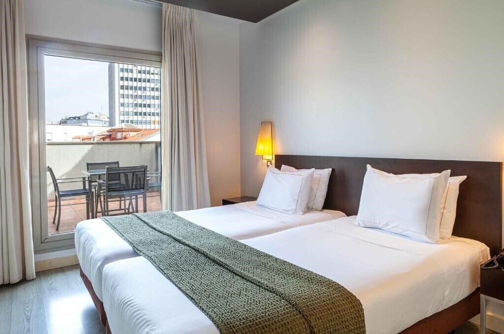 Фото Suites Viena Plaza de Espana 3*