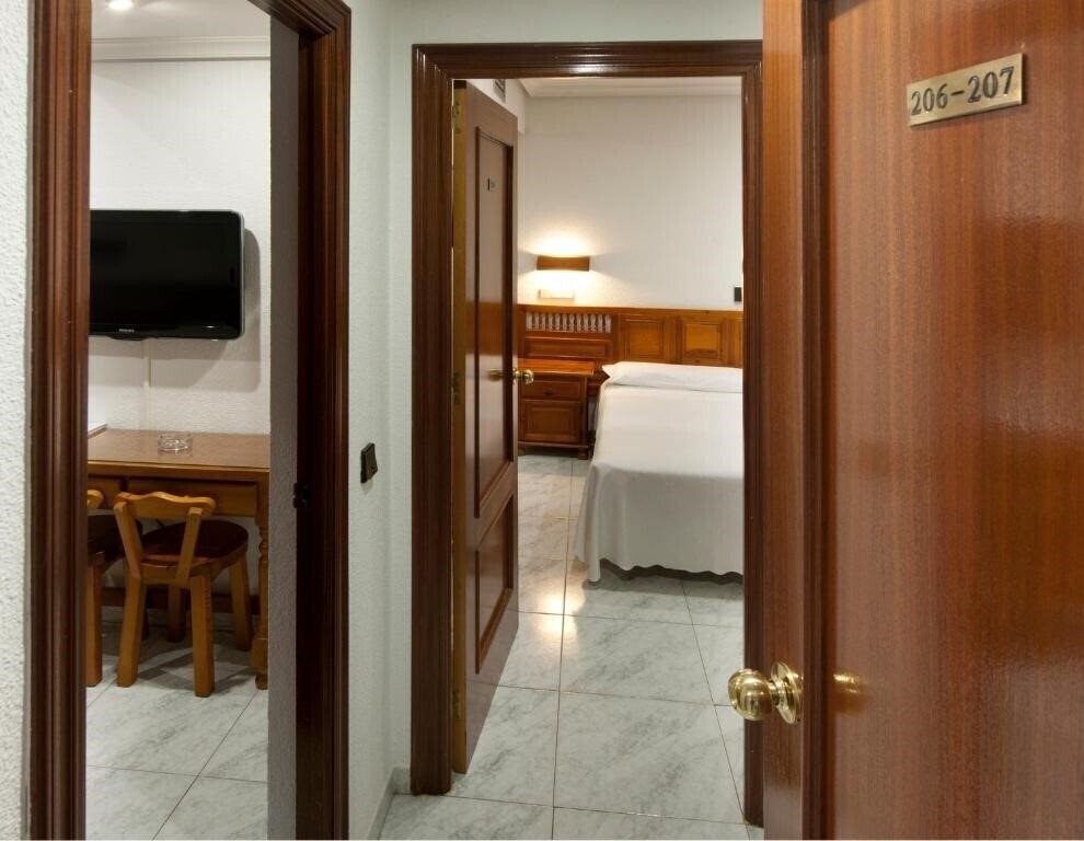 Фотография Martin 2*