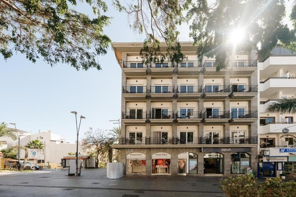 Апартаменты Labranda Reveron Plaza (Adults Only) 4*