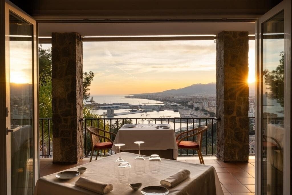 Апартаменты Parador De Malaga. Gibralfaro 4*