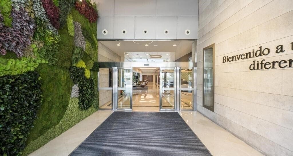 Апартаменты Ilunion Malaga 4*