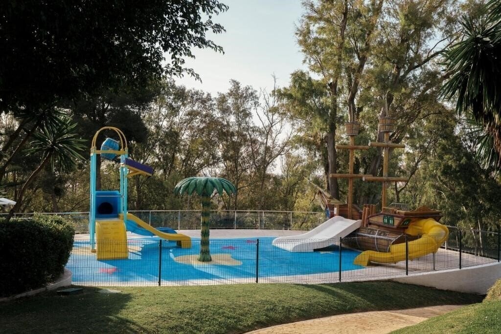 Апартаменти Aluasun Costa Park 4*