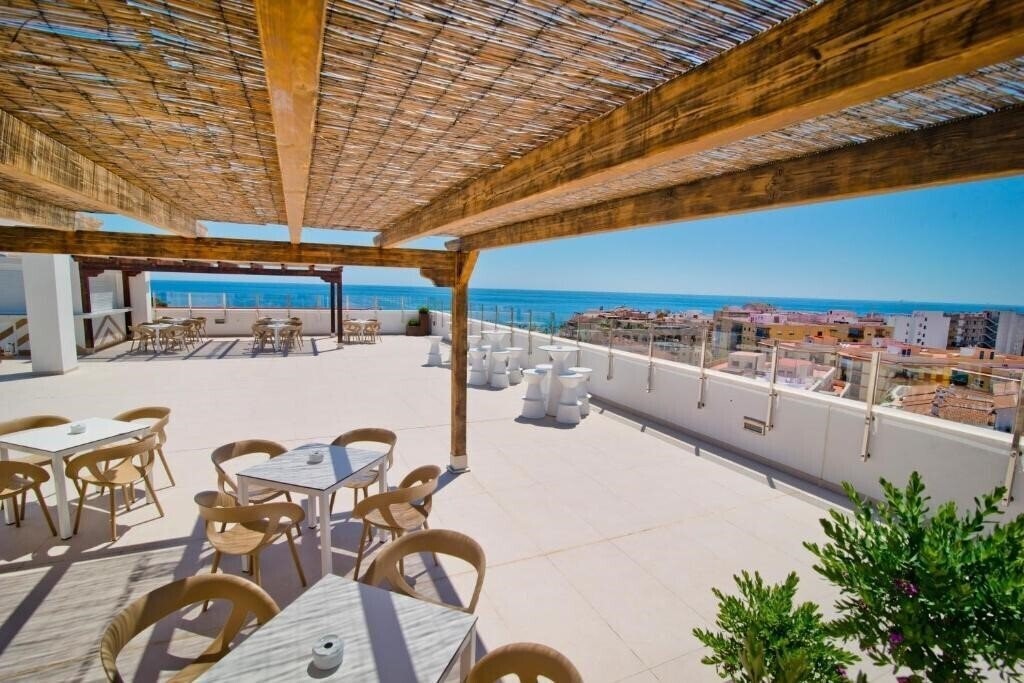 Апартаменты Bahia Almunecar 4*