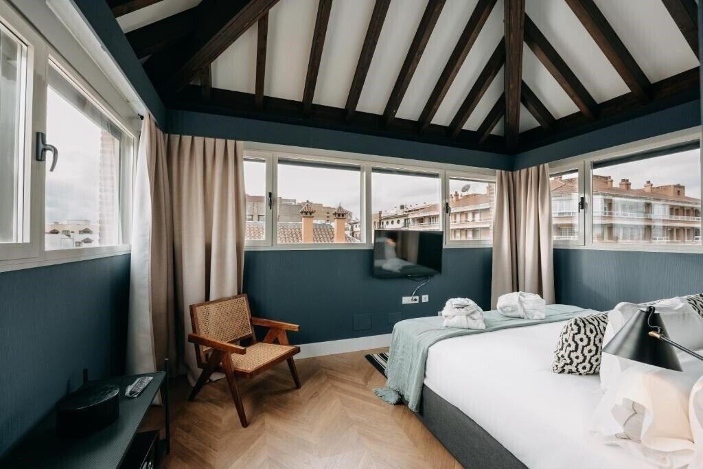 Апартаменти Soho Boutique Colon 4*