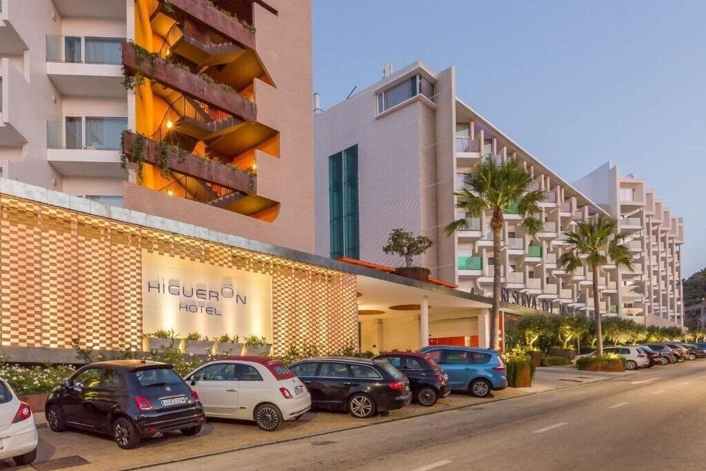 Вид Higueron Malaga, Curio Collection by Hilton 4*