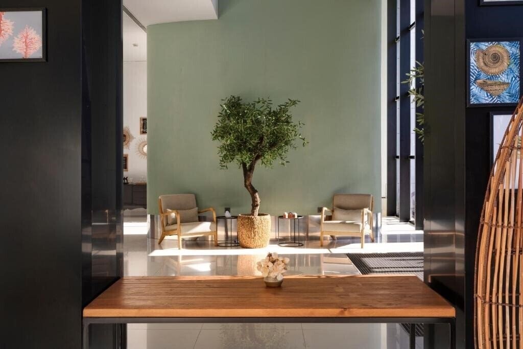 Апартаменти Catalonia Malaga 5*