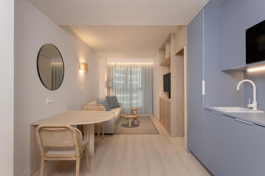 Фотографія Staybridge Suites Malaga 3*