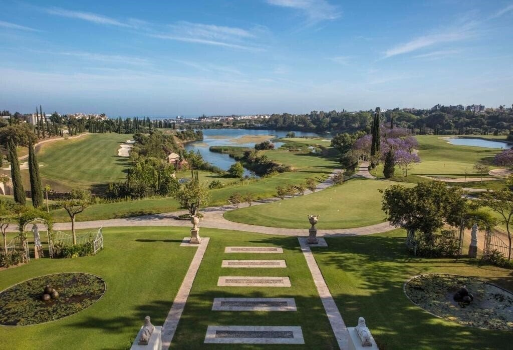 Апартаменти Anantara Villa Padierna Palace 5*