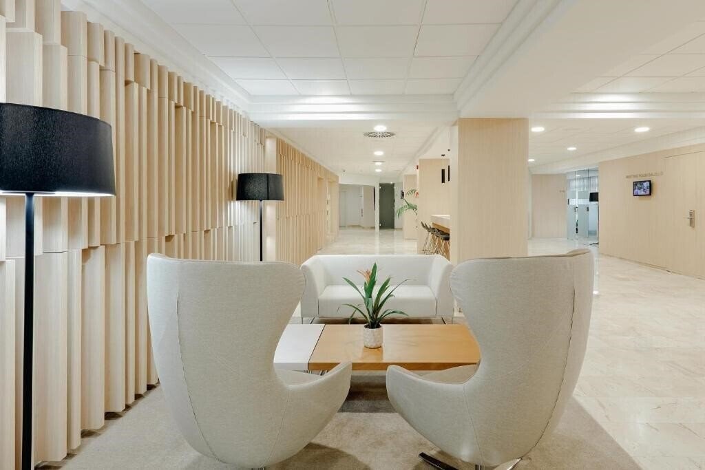 Отель Hesperia Murcia 3*