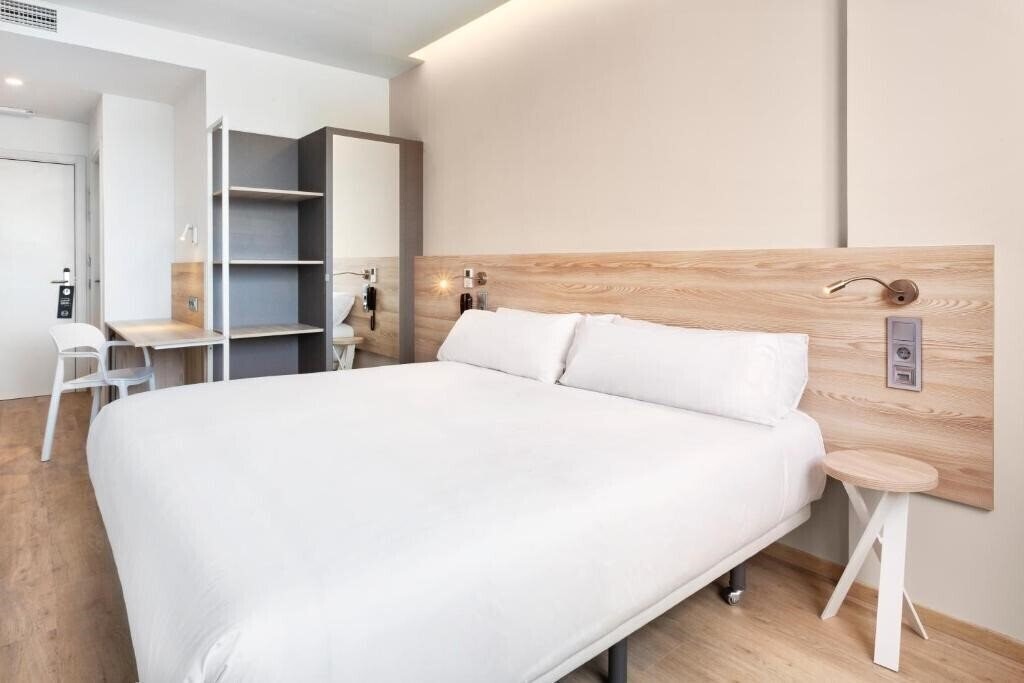 Территория B&B Hotel Murcia 2*