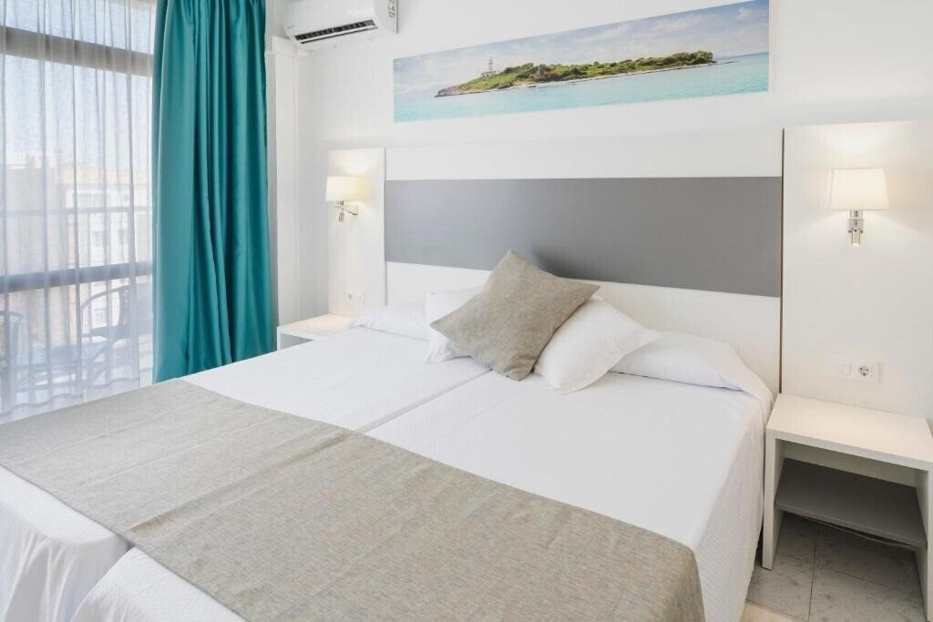 Територія Amic Miraflores 3*