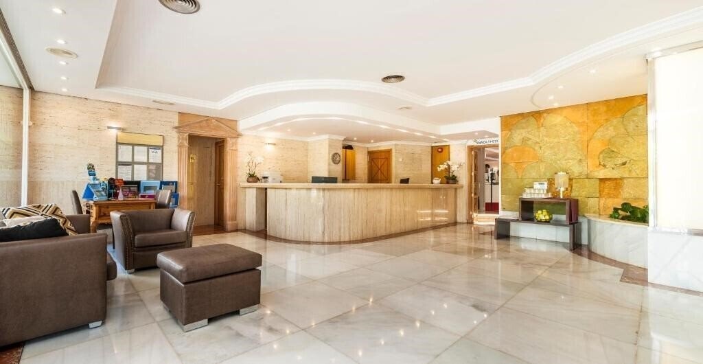 Апартаменты Globales Palmanova Palace 4*