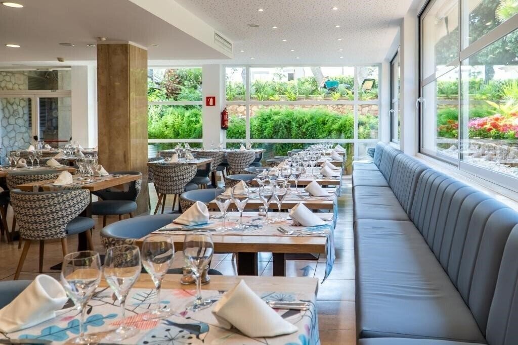 Вид Leman Hotel 4*