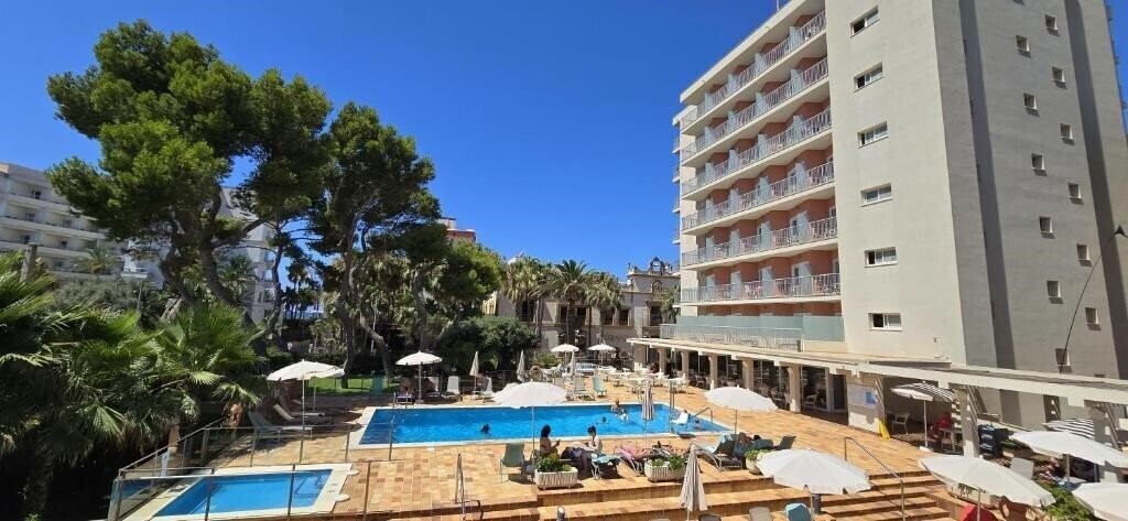 Територія Leman Hotel 4*