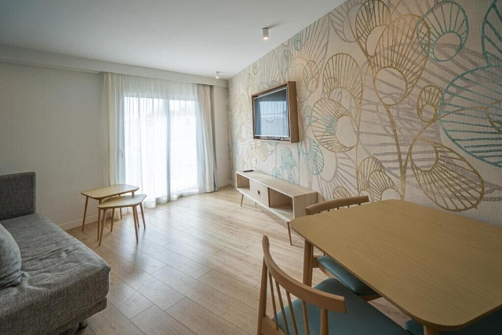 Панорама Leman Hotel 4*