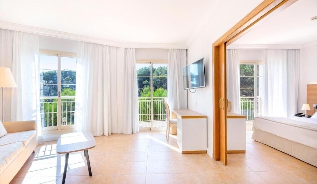 Територія VIVA Cala Mesquida Suites & SPA (ex. Vanity Suite) 4*