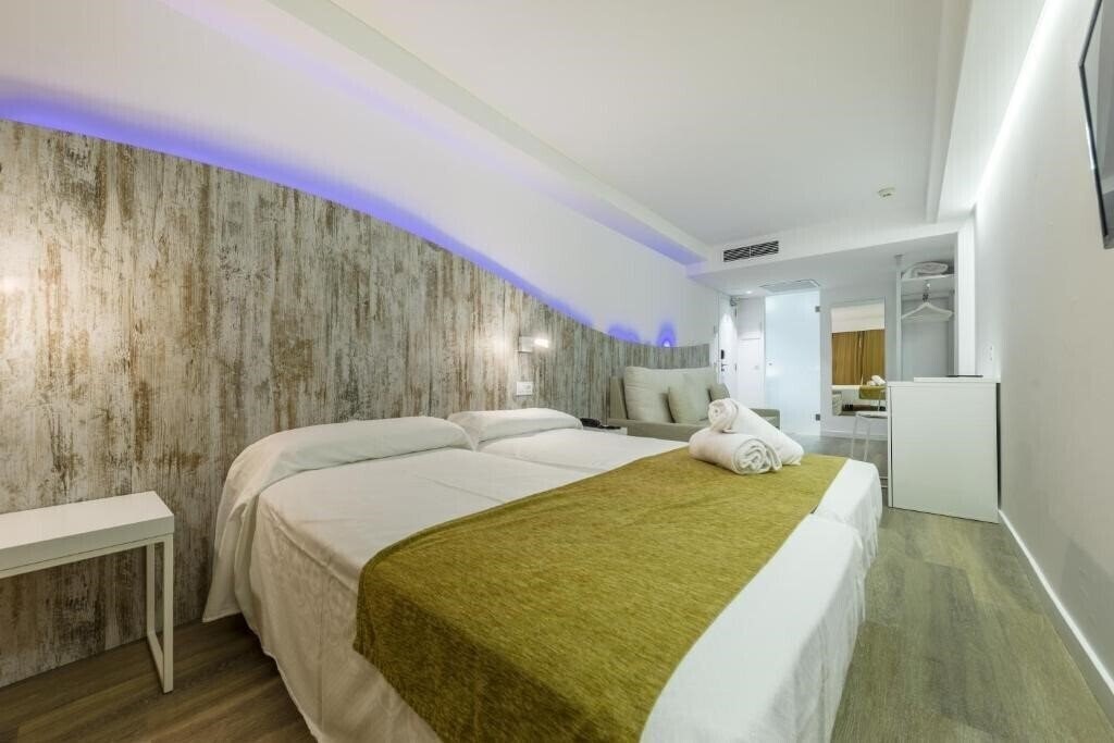 Картинка Welikehotel Triton Beach 4*