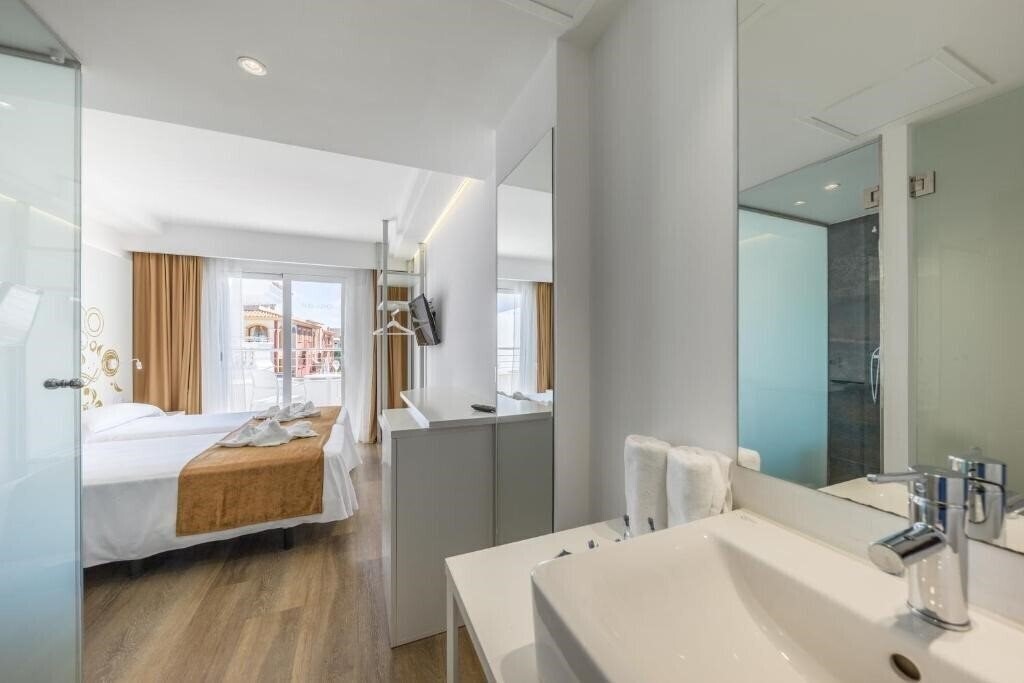 Вид Welikehotel Triton Beach 4*