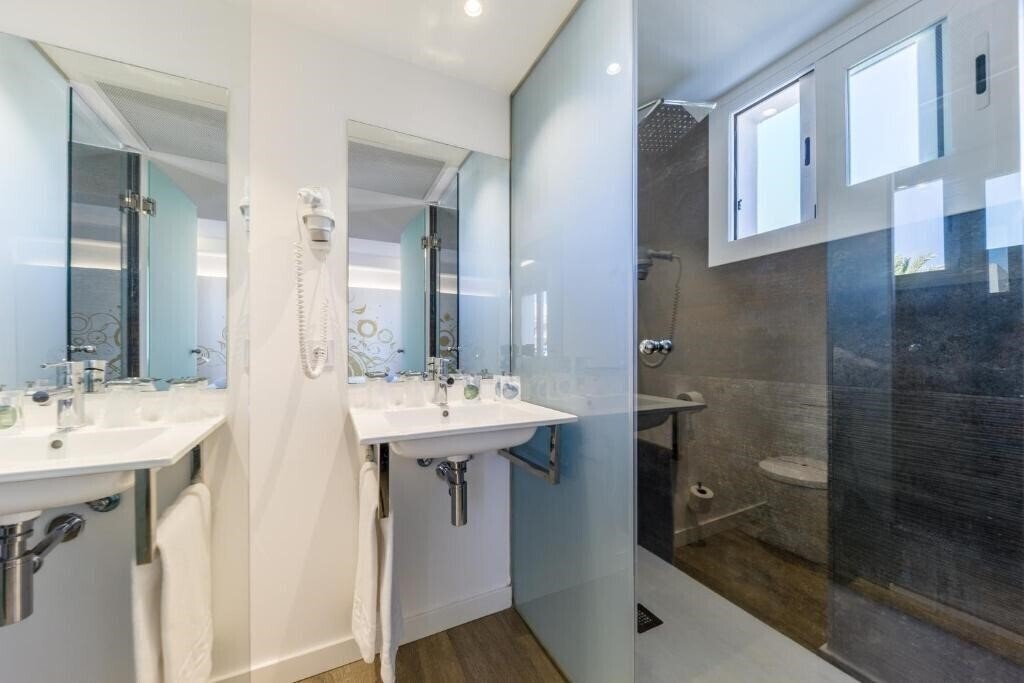 Территория Welikehotel Triton Beach 4*