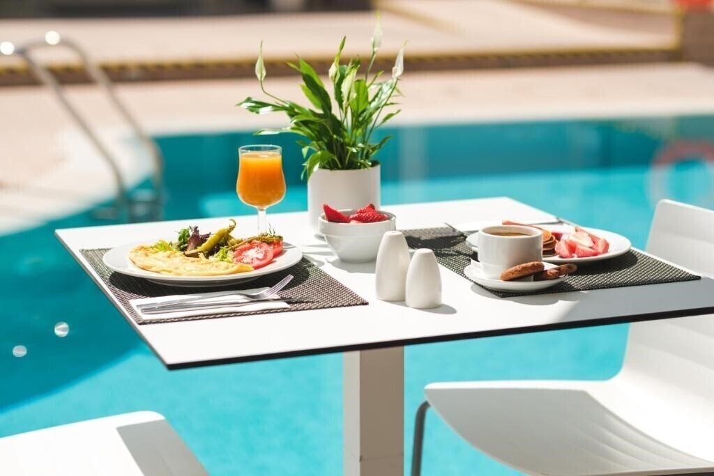 Панорама Welikehotel Triton Beach 4*