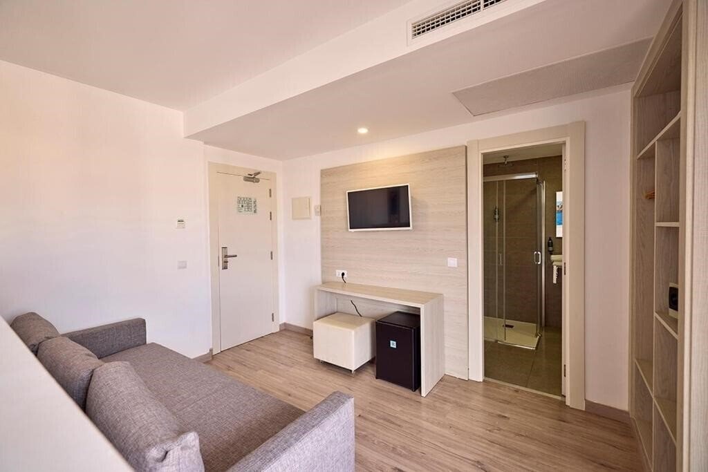 Панорама Hotel Fenix 3*