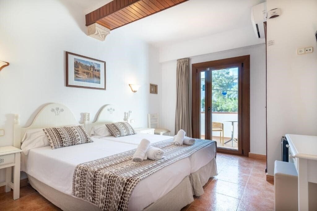 Панорама Ses Puntetes Hotel 3*