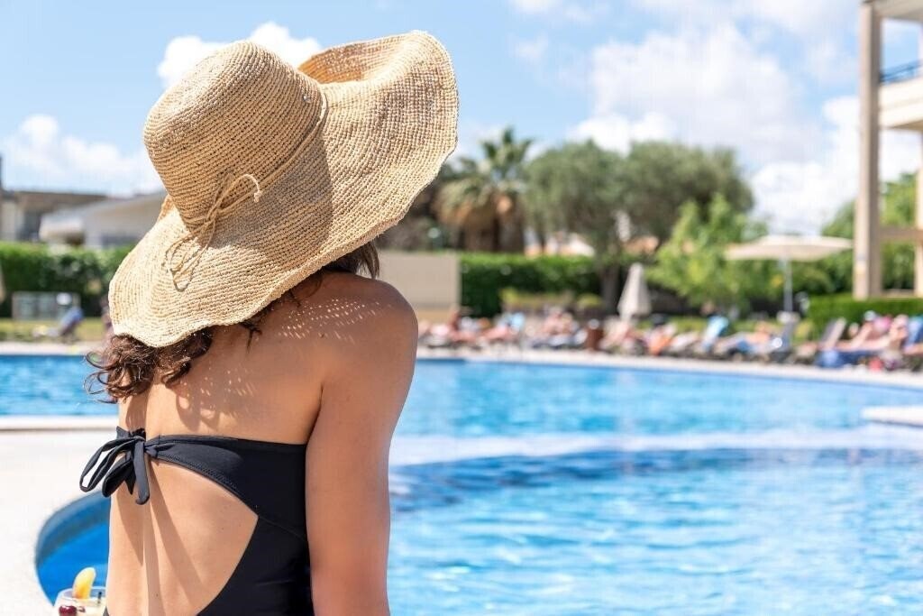 Територія Bahia De Pollensa Aparthotel 3*