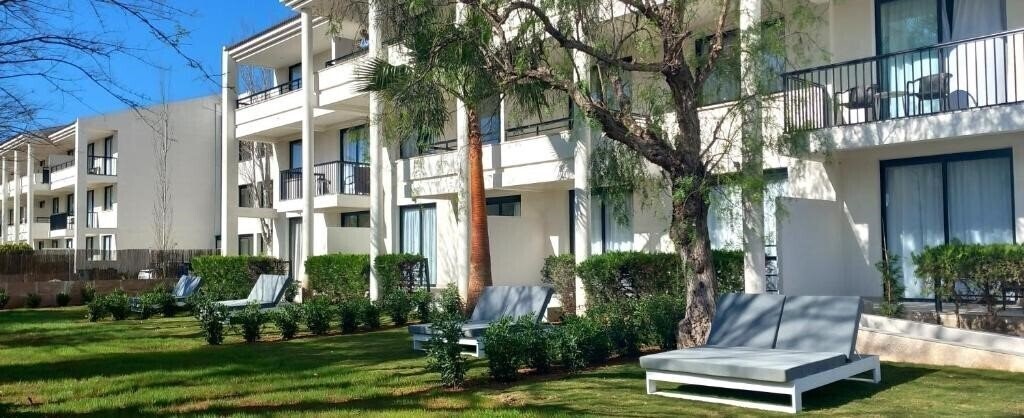 Апартаменти Bahia De Pollensa Aparthotel 3*