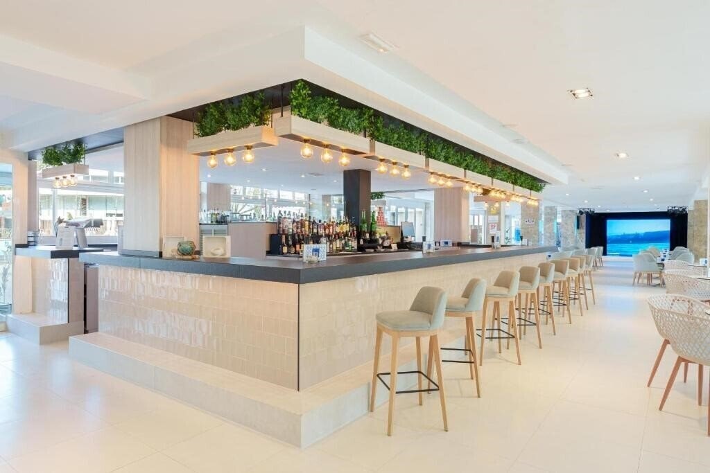 Вид Hotel & SPA Ferrer Janeiro 4*