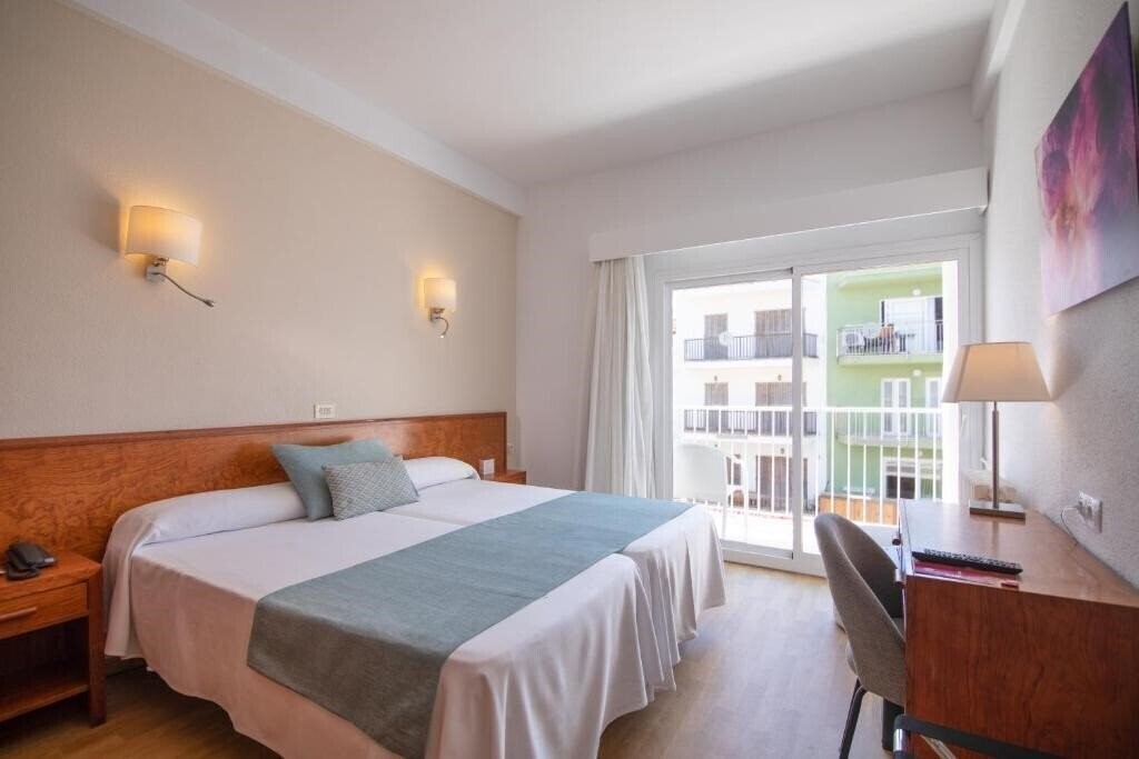 Фотографія Hotel Js Sol De Can Picafort 3*